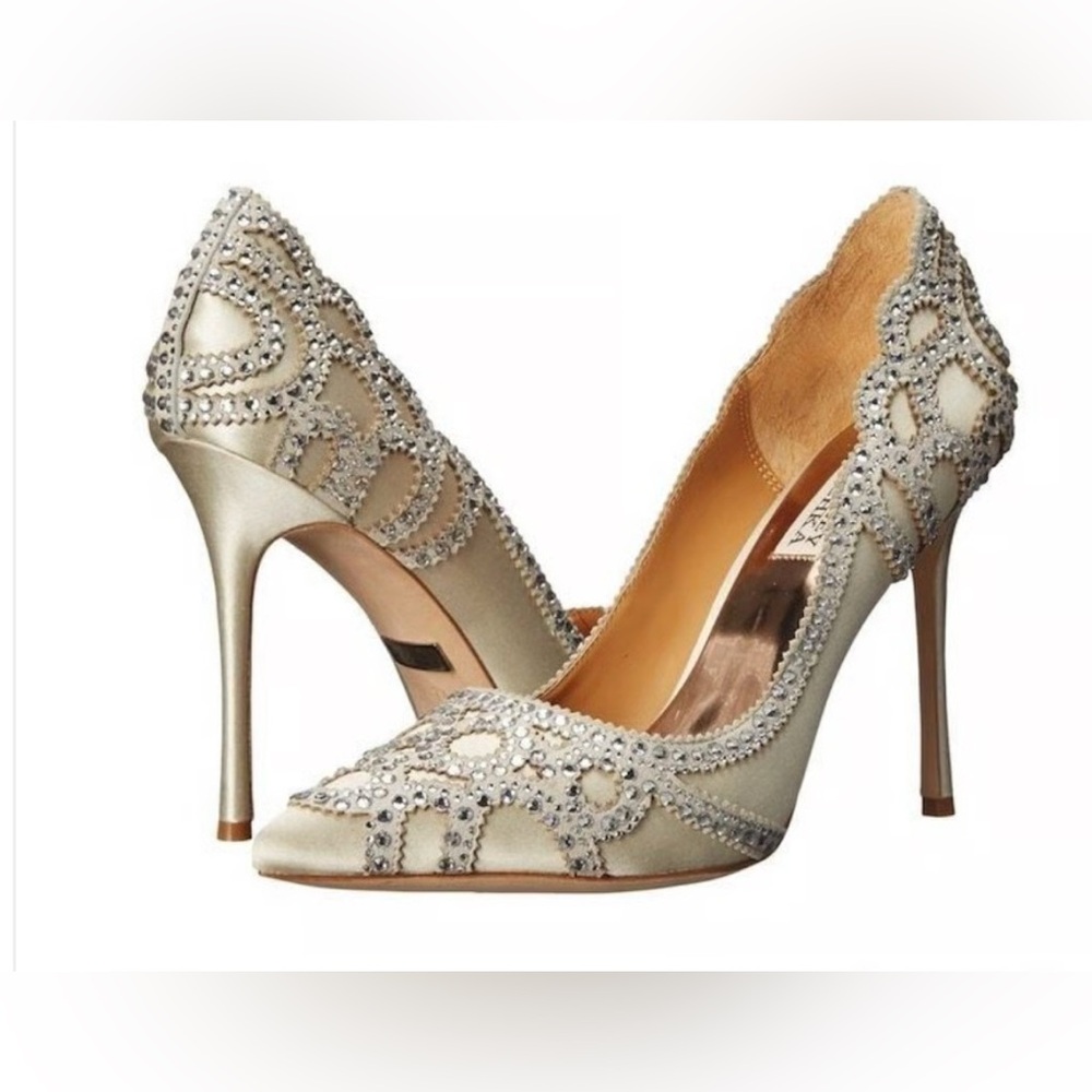 Badgley Mischka Rouge dress pump from “Jewel” collection